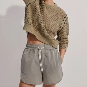 NWT! Varley Harmon High Rise Short 4” in Shadow Pearl - S